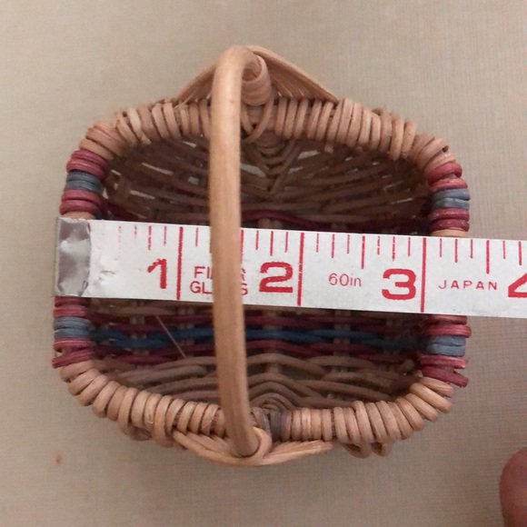 Handmade Tiny Basket Doll Miniature Wicker - Picture 5 of 6